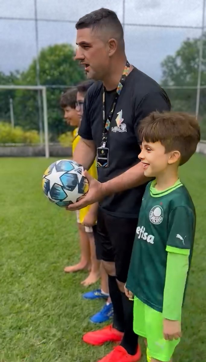 Esportes e brincadeiras com bola